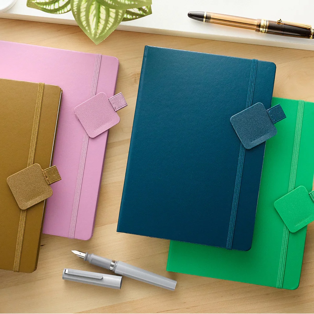 LEU01673_0000_Layer_9